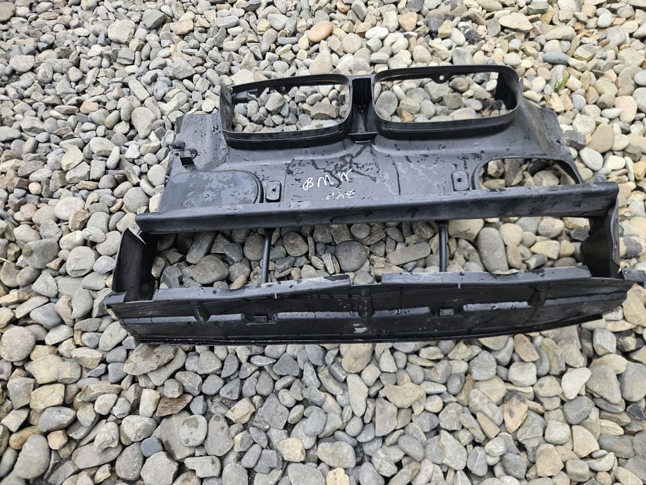 Дифузор Ніздрів БМВ Е39 BMW E39 дифузор радіаторів