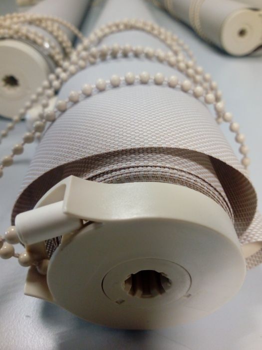 Cortinas/Estores de rolo várias medidas branco e bege