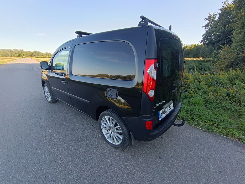 Renault Kangoo klima, 2 komplety kół, śliczny, hak