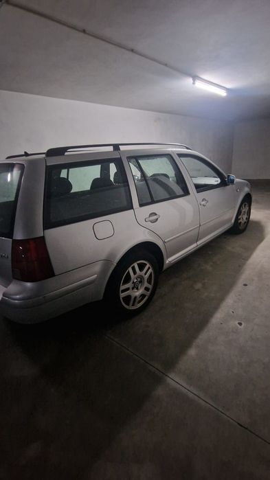 Volkswagen golf variant