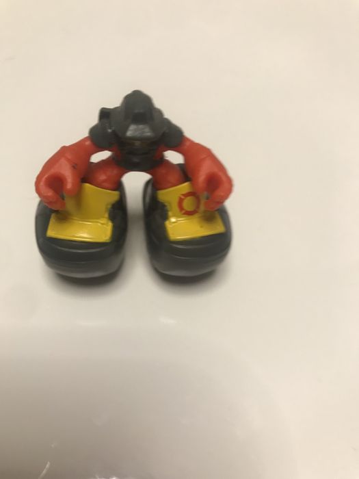 3 figurki Mattel z serii Matchbox Big Boots