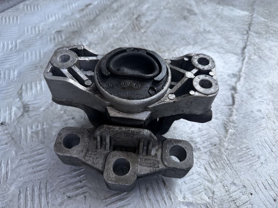 Подушка двигателя 1.9 диз альфа ромео 159 alfa romeo год 2007