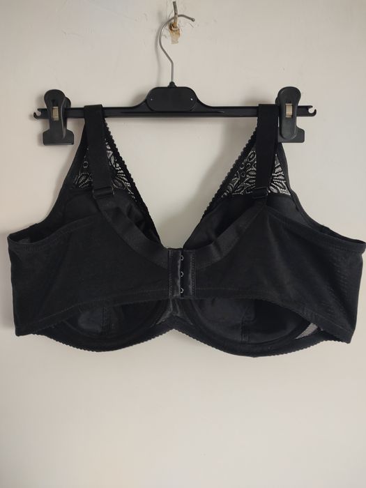 Nowe biustonosze r.z metki 100  F.i 105 E.