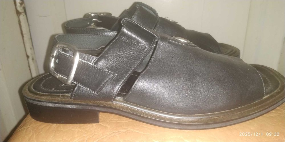 Продам сандали GIANNI VERSACE