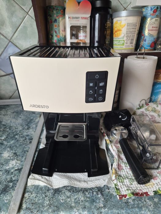 Кофеварка рожковая ARDESTO ECM-EM14S