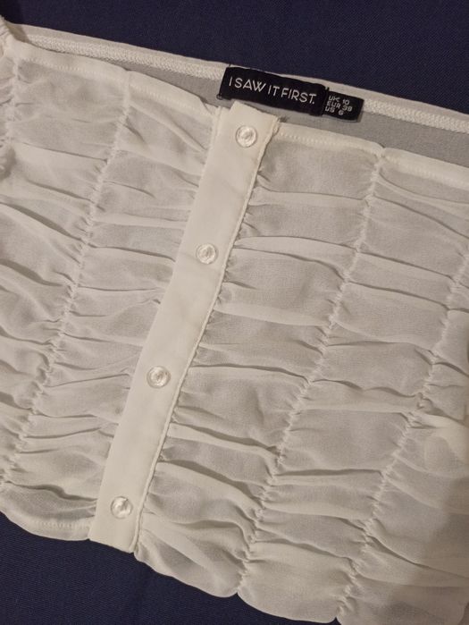 Блузка белая с длинными рукавами