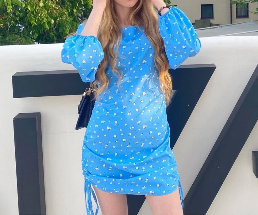 Платье с длинным рукавом