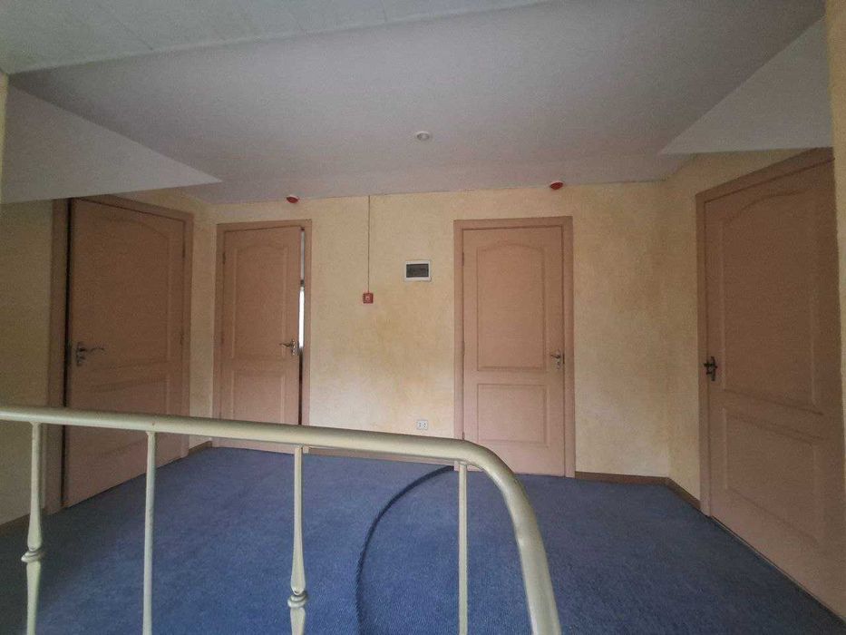 Продаж готелю з власною територією