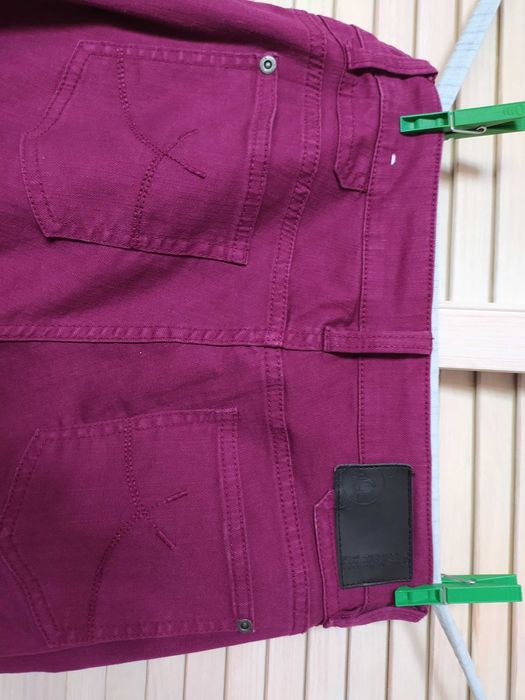 Dżinsy damskie bordowe rozmiar około L