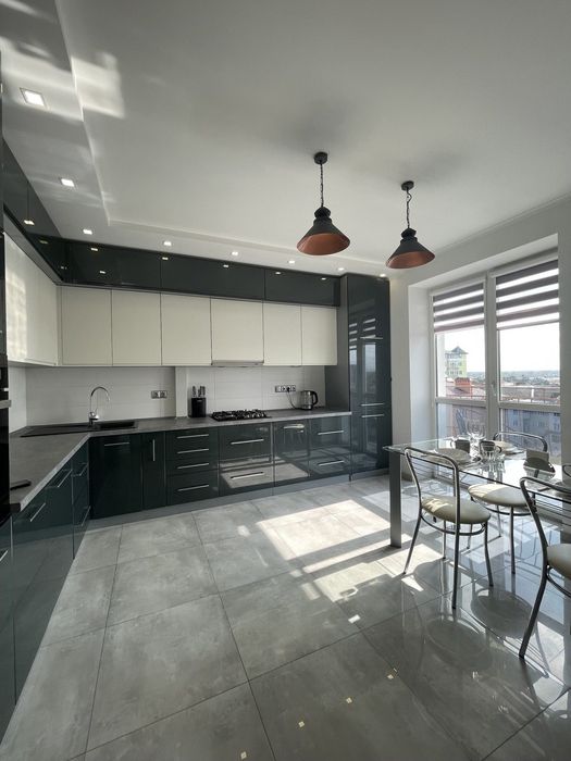 Пентхаус . Велмарт. Вільний з 15.01