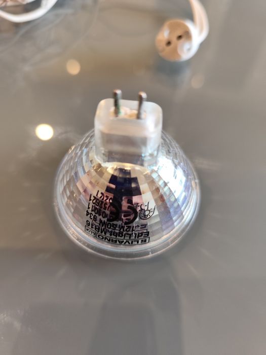 18 Focos MR16, 18 casquilhos e 18 argolas