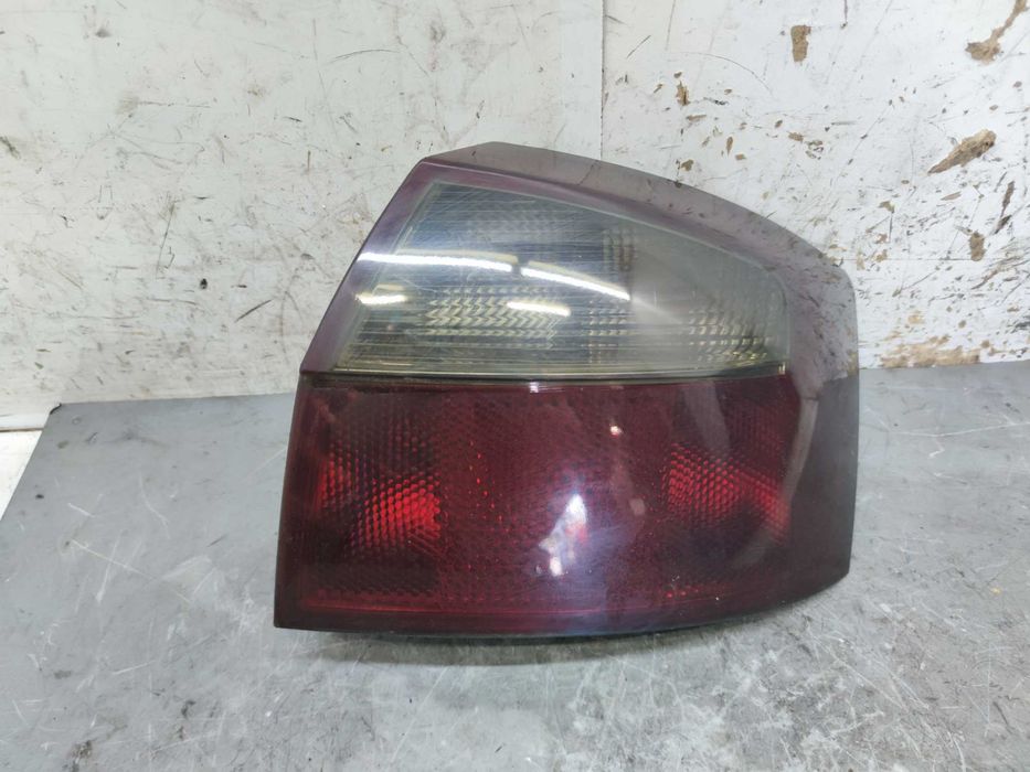 Audi A4 B6 Sedan Lampa Prawy Tył Prawa Tylna PT