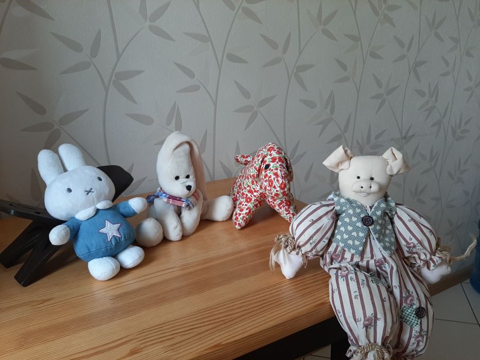 Мягкие игрушки / стул/подставка  резной