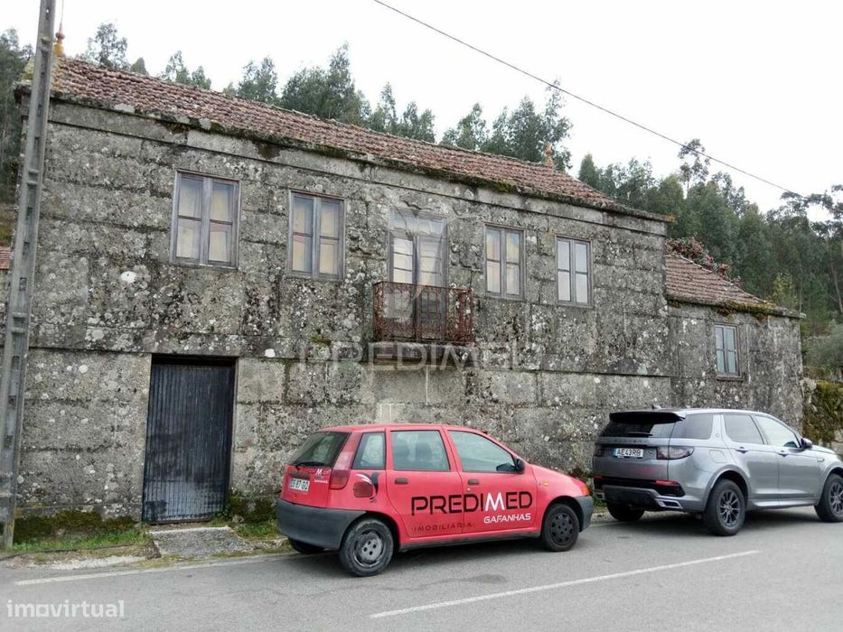 Moradia de pedra para recuperar