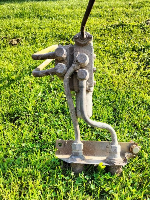 Rozdzielacz na błotnik.Rozdzielacz