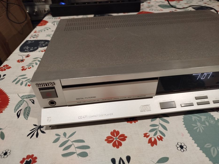 Philips CD 471    stan bardzo dobry