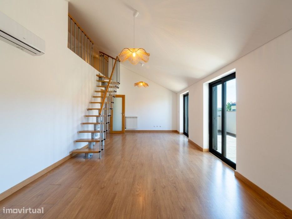 Apartamento T1+2 para arrendamento sem móveis, em condomínio privad...