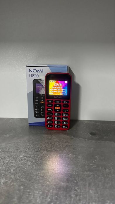 Мобільний телефон Nomi i1820