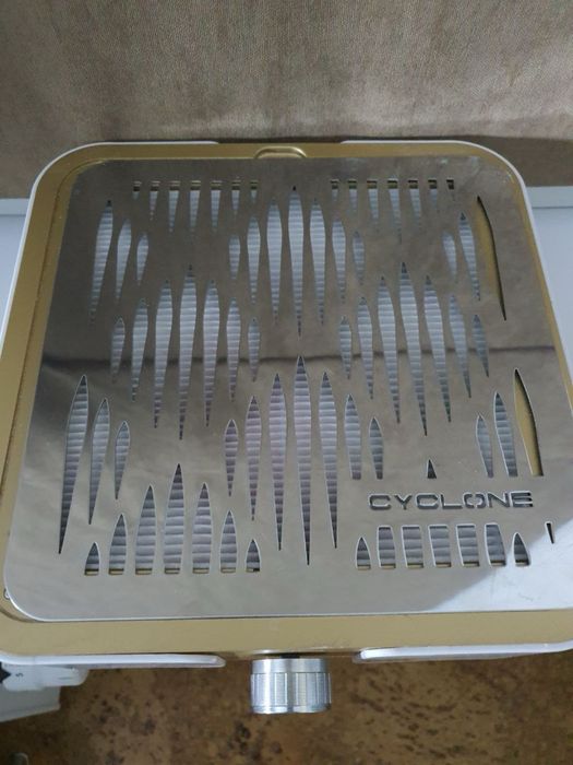 Розпродаж обладнання для манікюрника