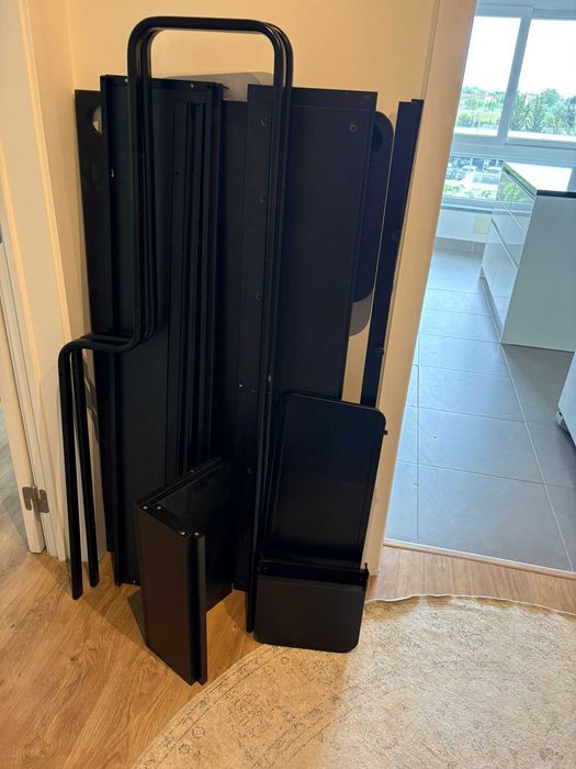 Secretária IKEA Fredde Preta