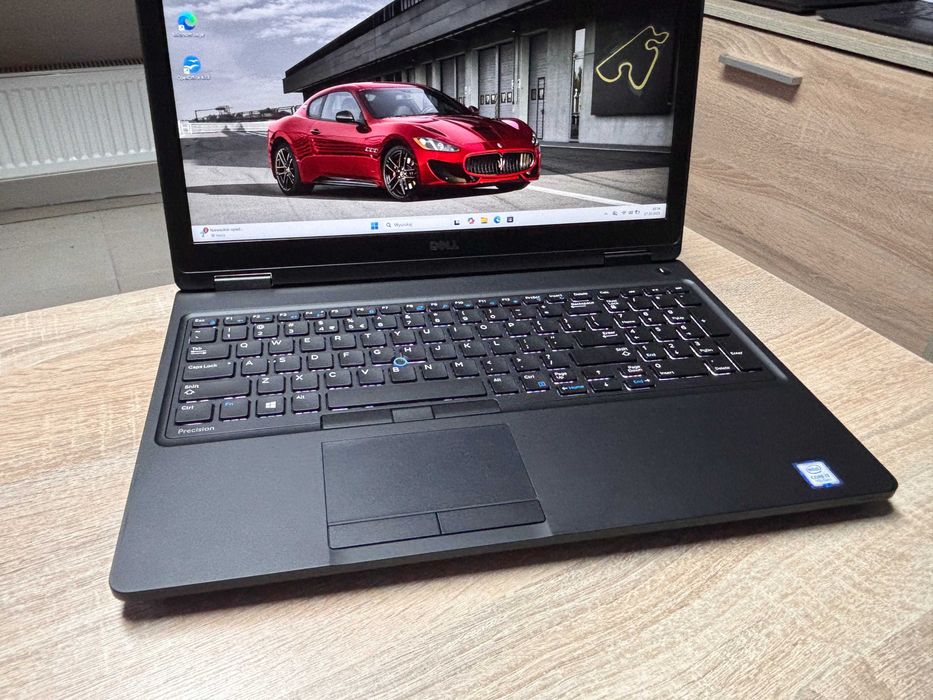 Laptop Dell Precision 3520 - i7-7700HQ, 16GB ram, NVIDIA, SSD