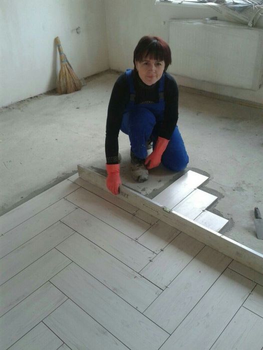 Плиточник зі стажем більше 20 років