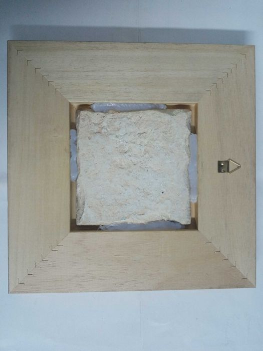 Azulejo do século XVIII, emoldurado