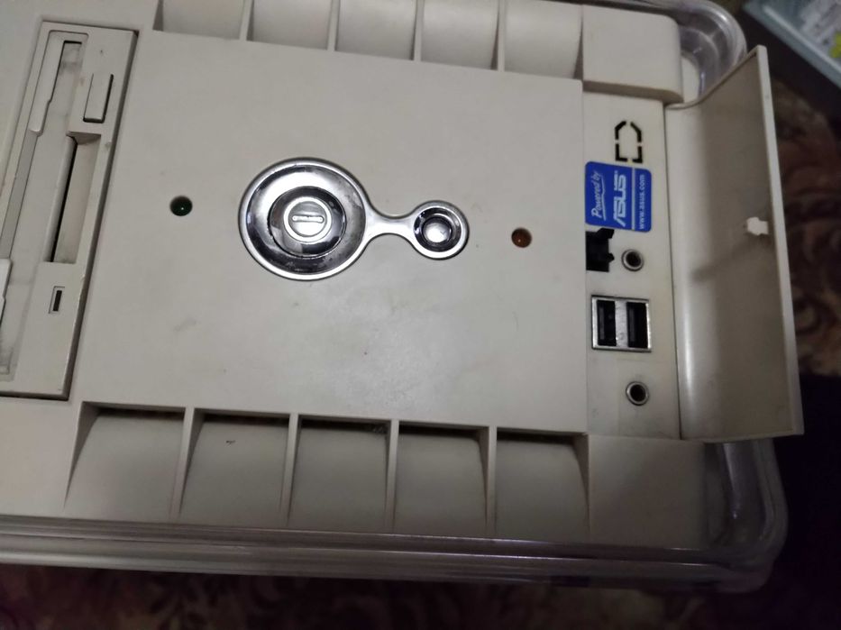 Корпус, системний блок.