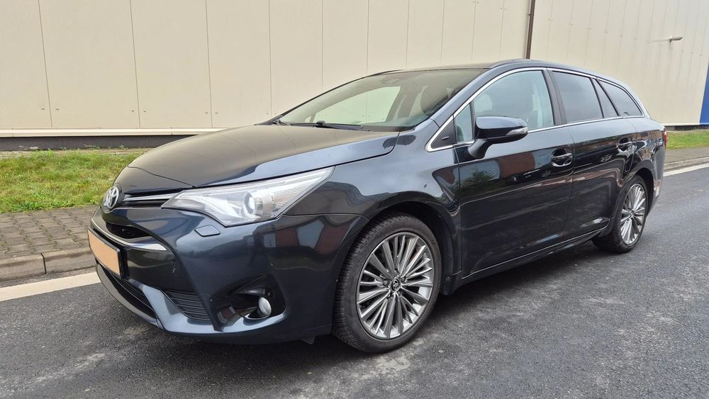 Toyota Avensis Xenon Panoramadach Podg.Fotele Kamera Nawigacja