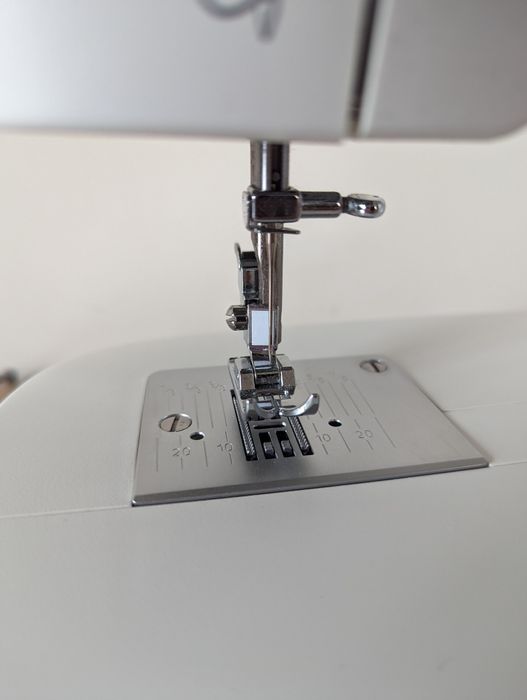 Швейна машина Necchi M213A