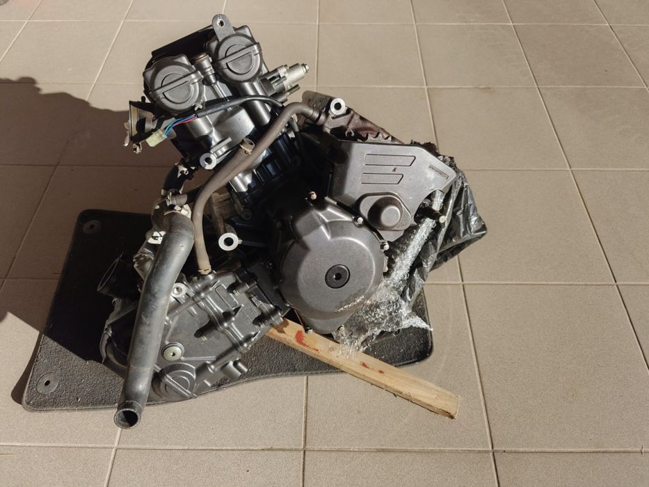 Silnik suzuki sv 650 99r uszkodzony