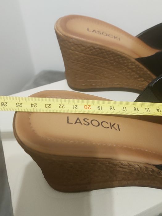 Nowe klapki firmy Lasocki