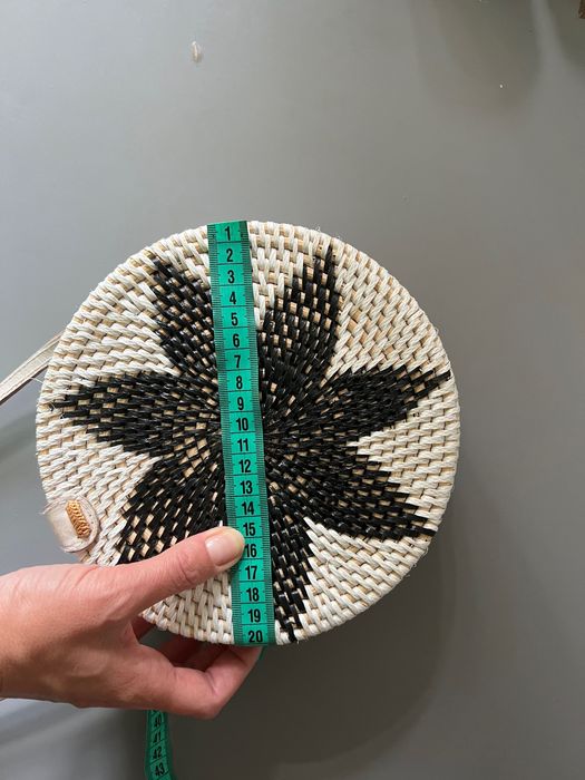 Сумка кругла з ротанга