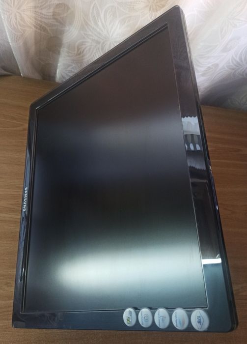 Монитор Samsung SyncMaster