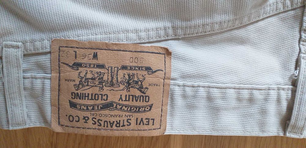 Spodnie Levi's W36 L32.