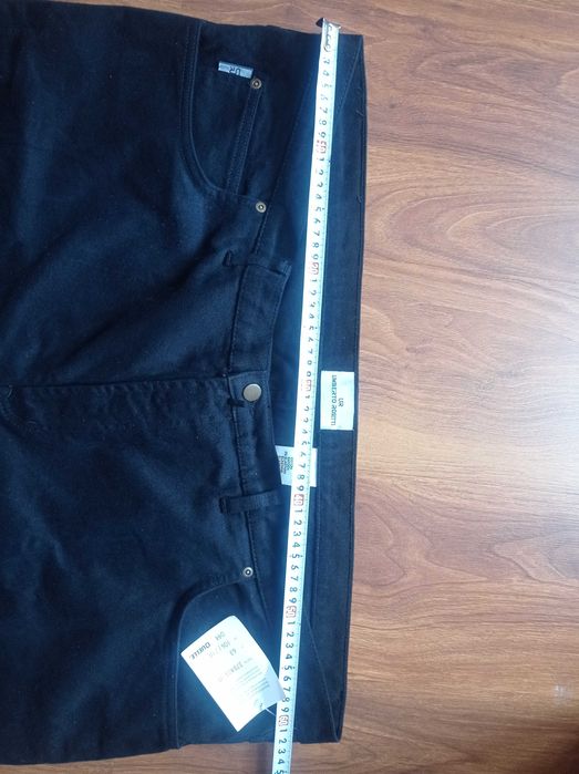 Spodnie jeansowe meskie Nowe 63