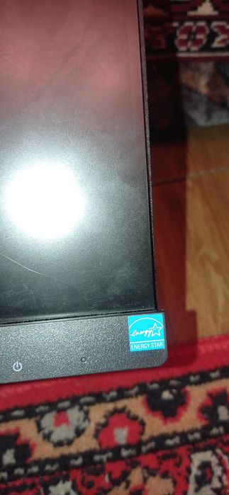 Продам манітор Філіпс робочий але побитий екран