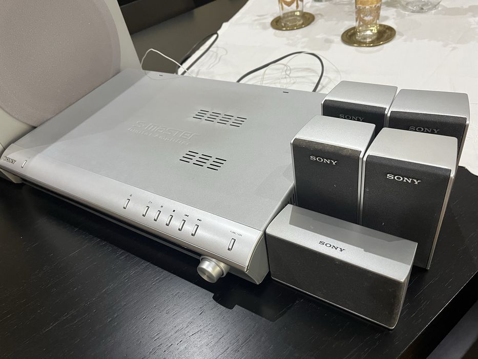 Leitor de DVD Sony e Colunas