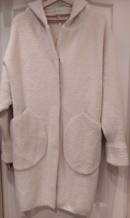Alpaka długa duża płaszcz kaptur jasny beż