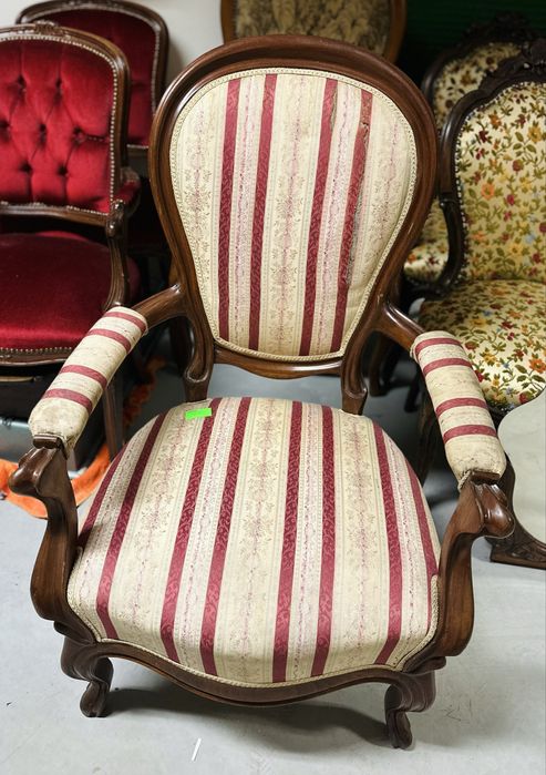 Stary duży fotel drewniany do renowacji tapicerka tron retro vintage