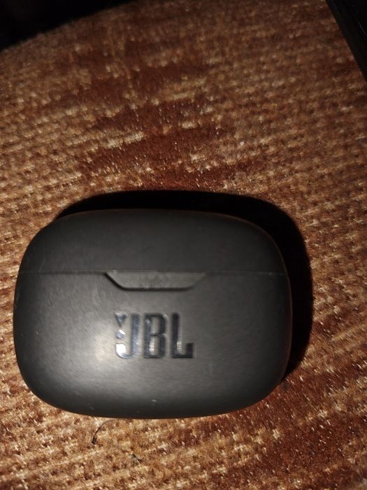 Sprzedam stacje ładowania sluchawek JBL sprawna