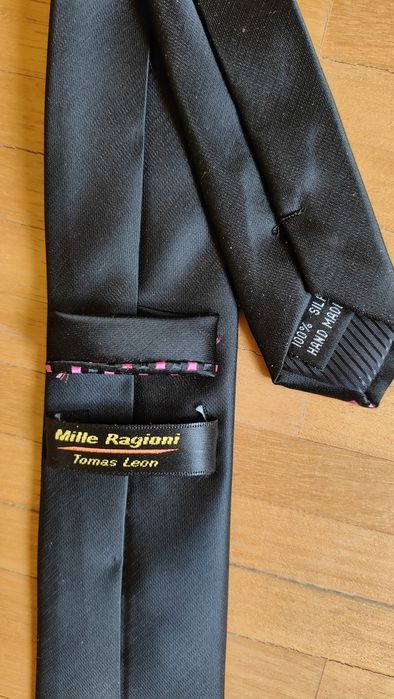 Czarny krawat jedwab hand made + różowa poszetka