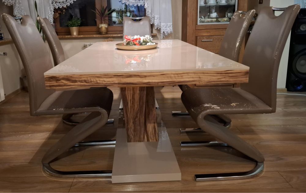Nowoczesny rozkładany stół + krzesła gratis
