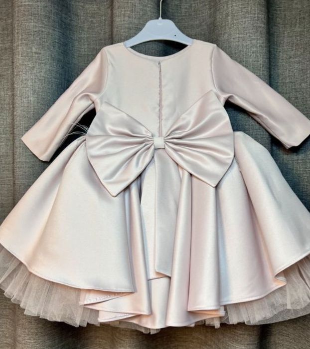 Продам нарядну сукню