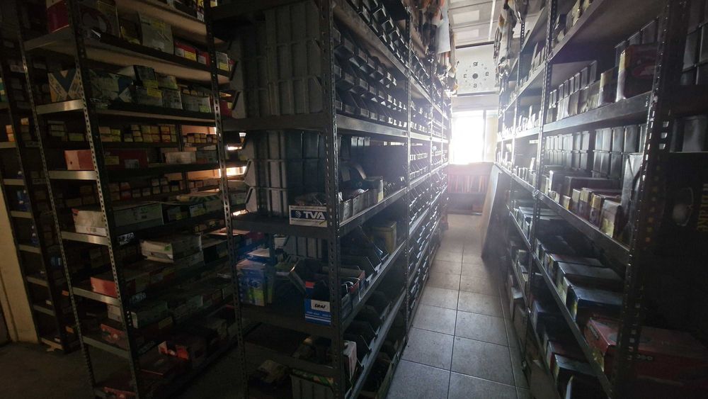 Stock Completo de Peças para Automóveis - Várias Marcas - Oportunidade em Águeda