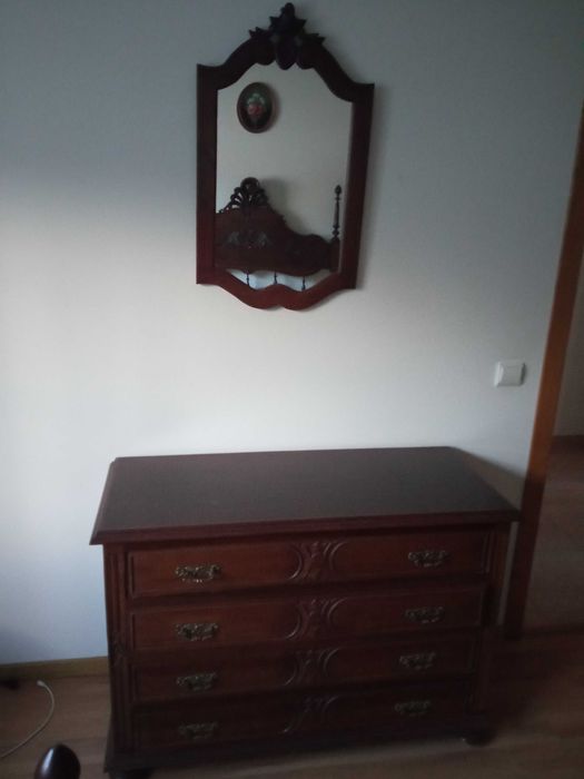 Mobília de quarto completa em mogno