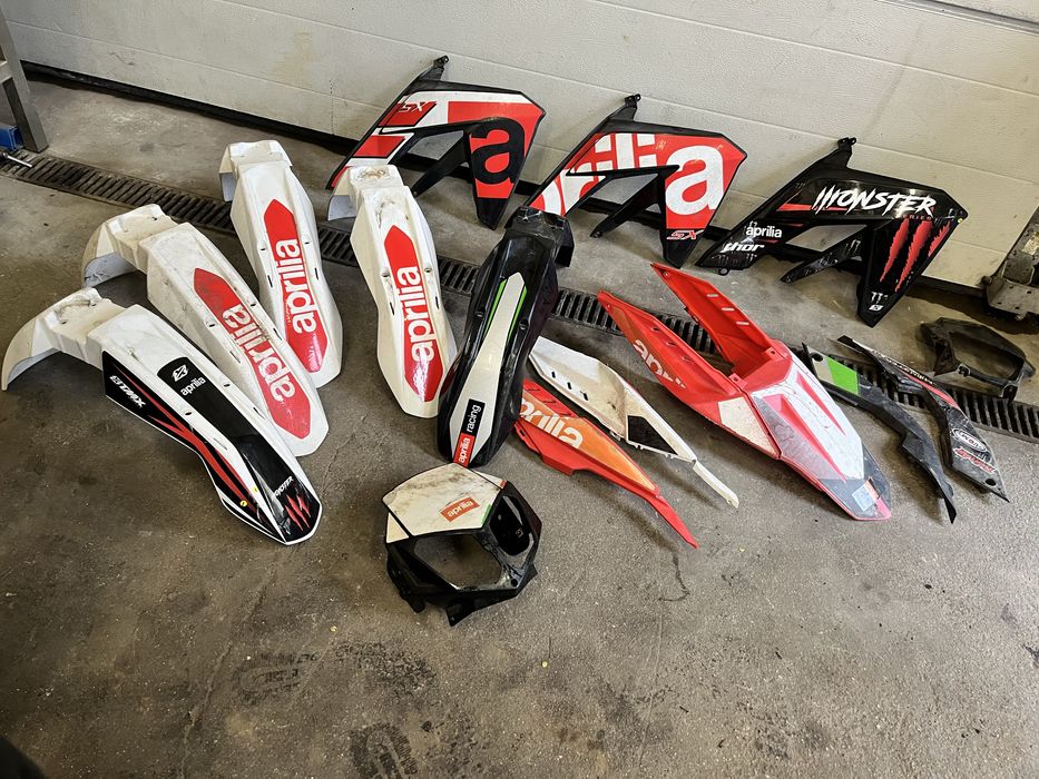 Owiewki aprilia sx 50 boczki zadupek ogon
