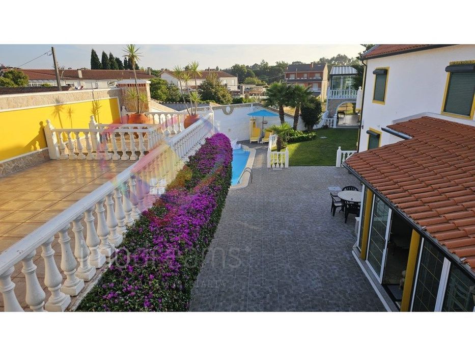 Moradia T5 com piscina + apartamento T1 em Esgueira, Aveiro