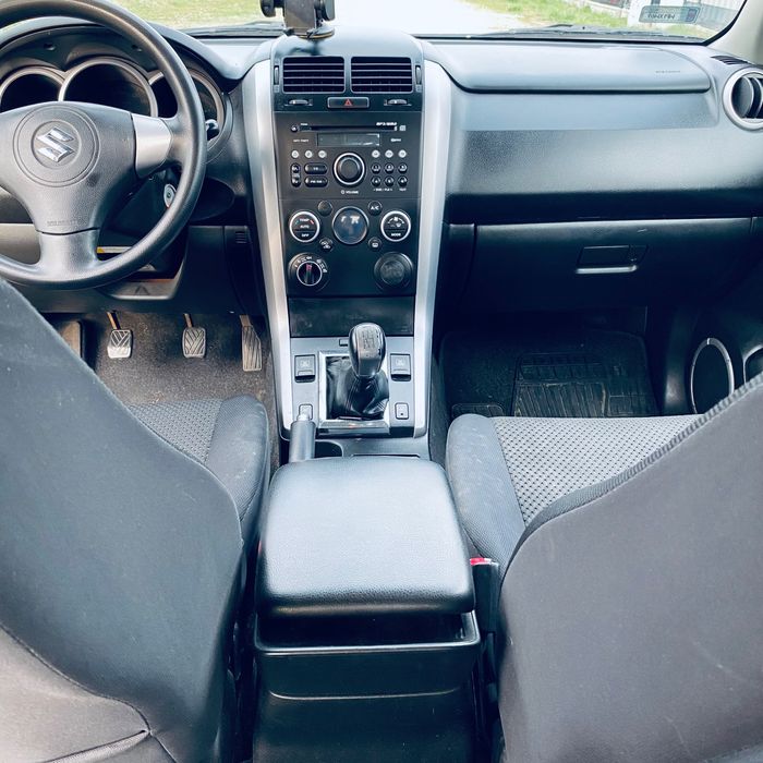 Suzuki Grand Vitara 2.0 2010’