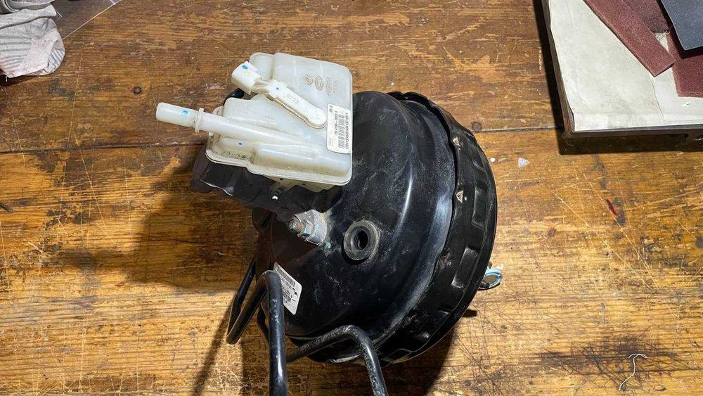 Вакуумний підсилювач ford escape mk2 2013-2016 /гальмівний циліндр